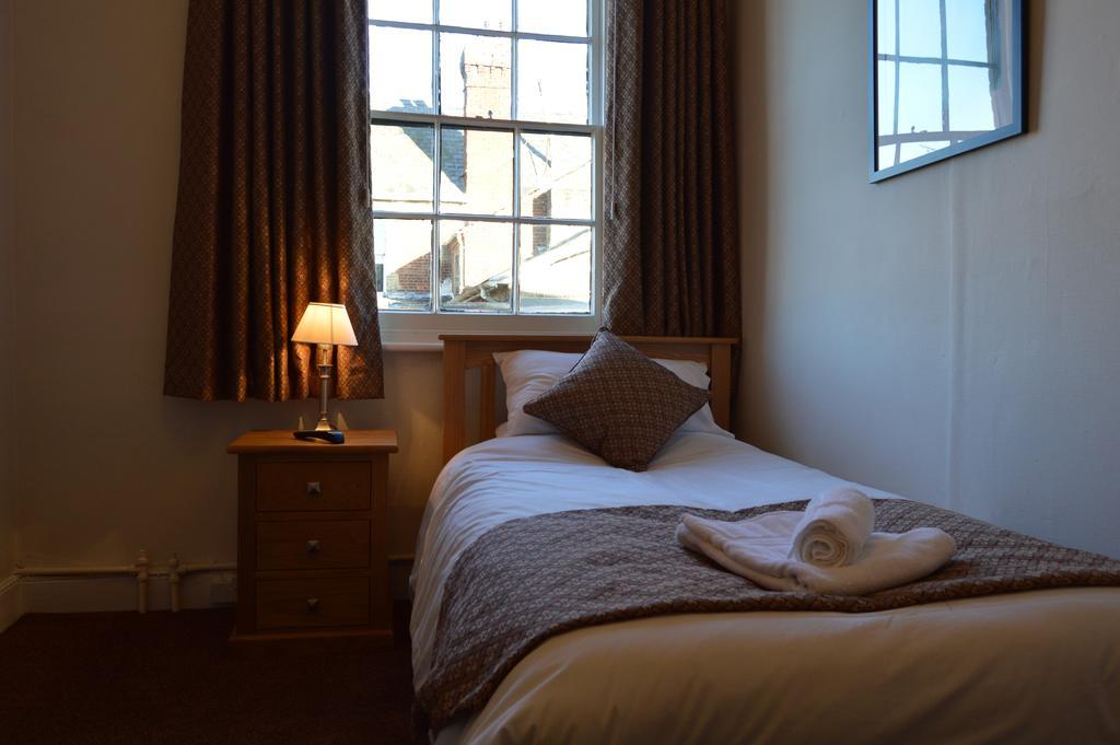 The Crown Inn Hotel لونغ ميلفورد الغرفة الصورة