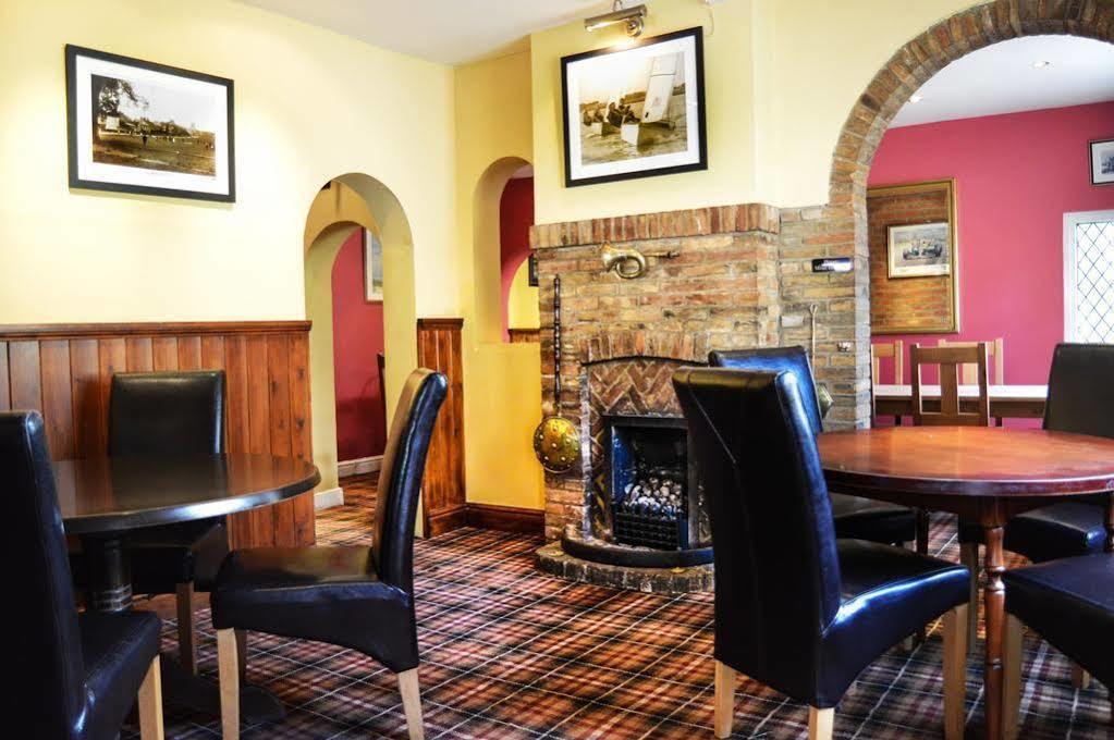 The Crown Inn Hotel لونغ ميلفورد المظهر الخارجي الصورة